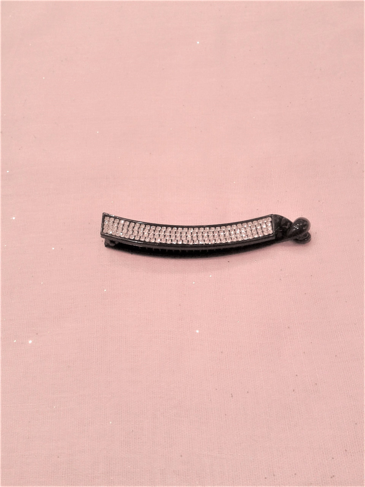 Fermaglio a banana con strass indossato - semiraccolto vista posteriore