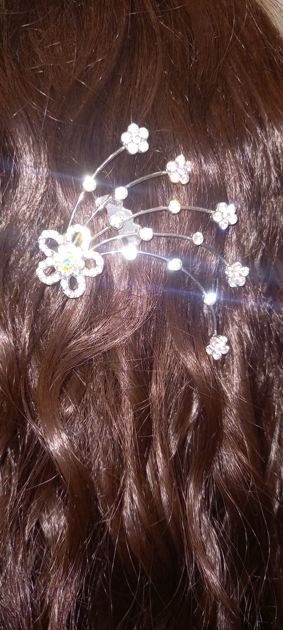 Pettinino Gioiello Piccolo per Capelli con Strass e Motivo Floreale – Accessorio da Cerimonia