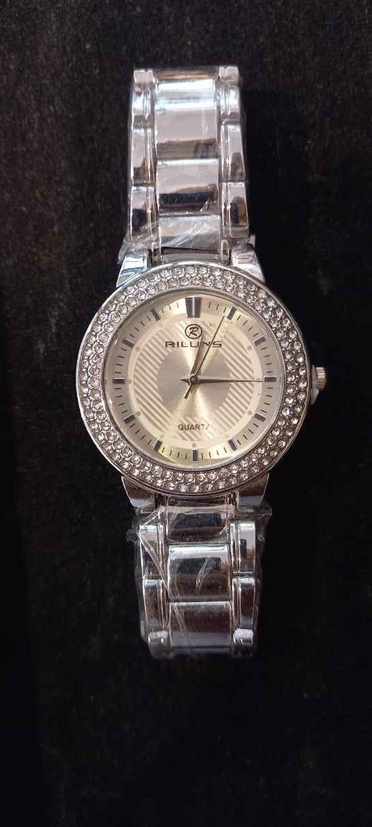 Orologio donna stile 4 – quadrante tondo con strass argento